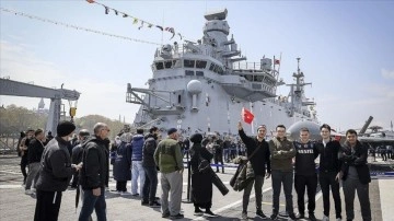 Türkiye'nin en büyük askeri gemisi TCG Anadolu'yu bugüne kadar 92 bin 317 kişi ziyaret ett