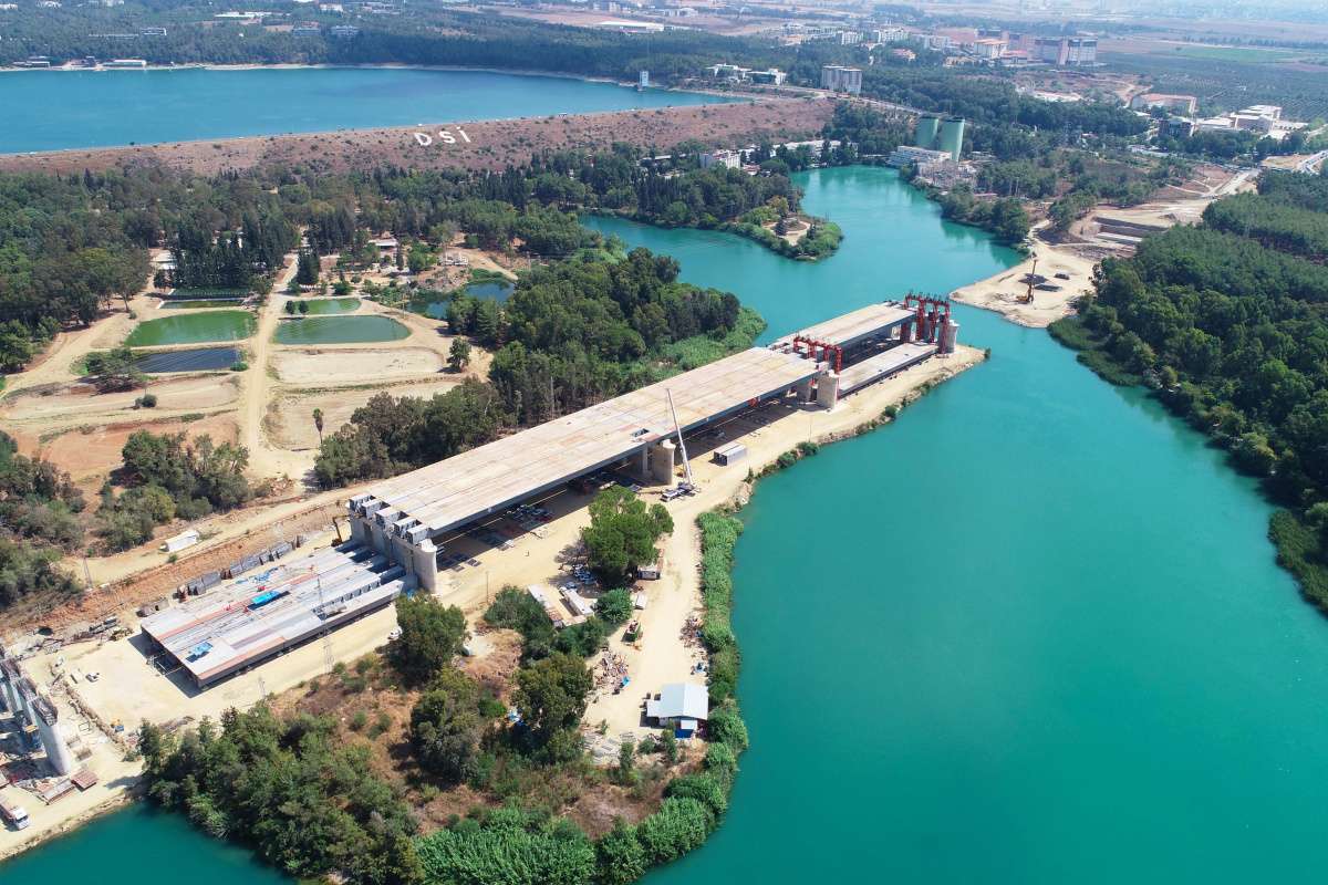 Türkiye'nin en uzun 4. köprüsünde inşaat sürüyor