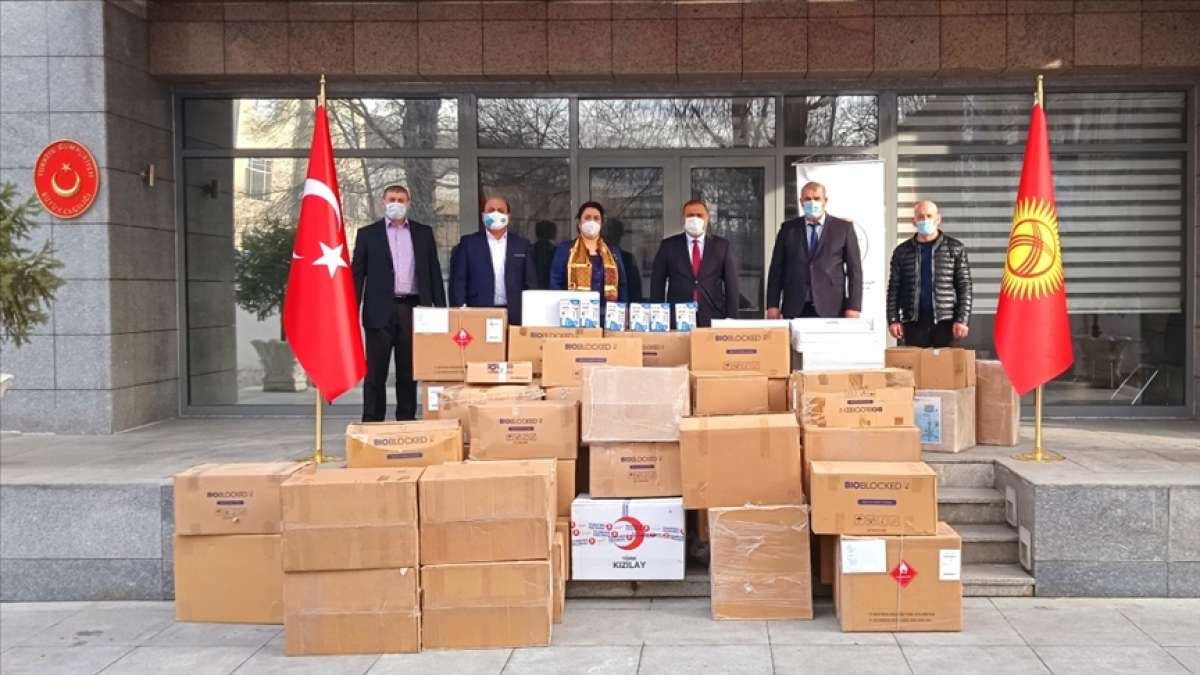 Türkiye'nin Kırgızistan'daki Ahıska Türklerine gönderdiği tıbbi malzeme teslim edildi