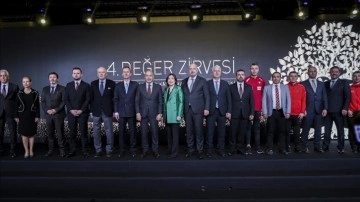 T&uuml;rkiye'ye değer katan marka ve isimler &ouml;d&uuml;llendirildi