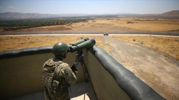 Türkiye'ye girmeye çalışan PKK'lı terörist Suriye sınırında yakalandı