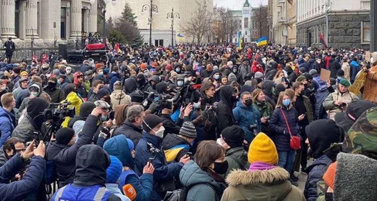 Ukrayna'da aktiviste verilen hapis cezası protestoları devam ediyor