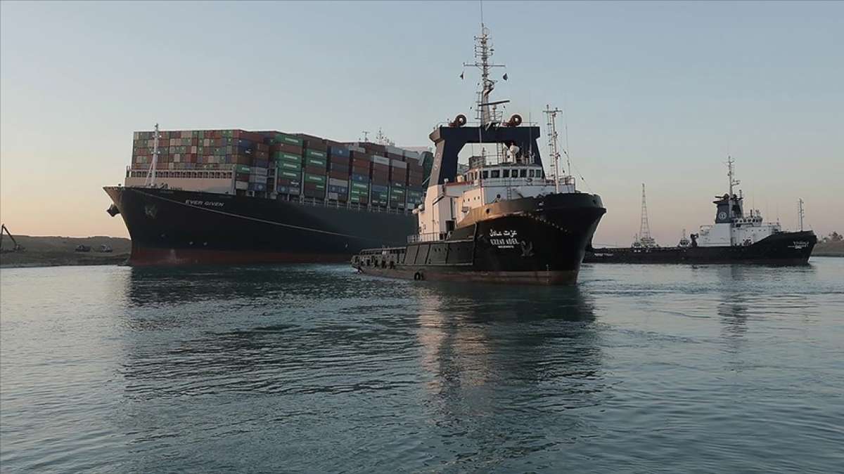 Uluslararası veriler Süveyş Kanalı'nda gemi geçişlerinin normal seyrettiğini teyit etti