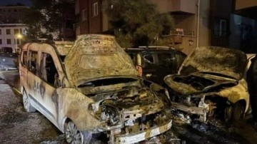 Ümraniye'de park halindeki araçlar alev alev yandı