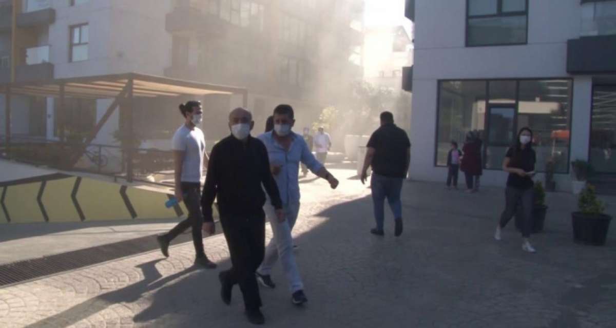 Ümraniye'de sitede yangın çıktı, vatandaşlar tahliye edildi
