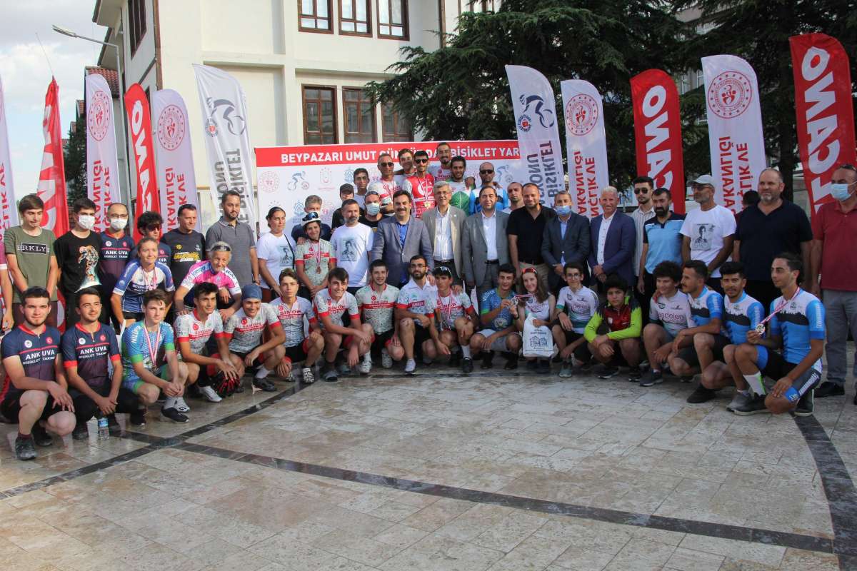 Umut Gündüz Dağ Bisikleti Kupası Yarışı Beypazarında yapıldı