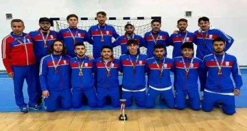 Üniversite Futsal takımı bronz madalya ile döndü