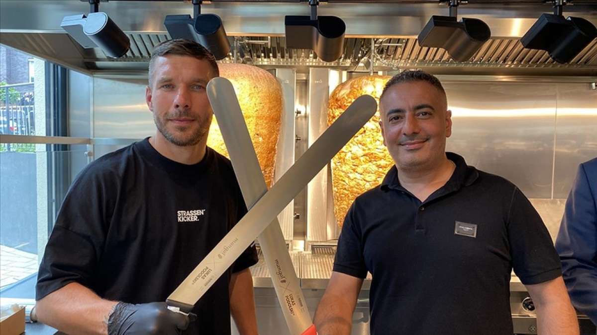 Ünlü futbolcu Lucas Podolski ile Türk ortağı Metin Dağ döner zinciri ile dünyaya açılıyor