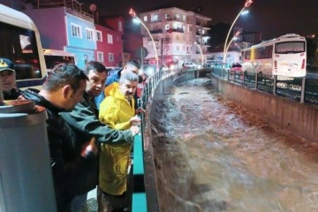 Uşak’ta çay taştı, kenti sel vurdu