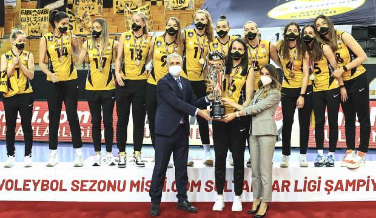 VakıfBank, şampiyonluk kupasını aldı