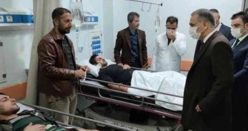 Vali Çuhadar, kazada yaralanan öğretmenleri ziyaret etti