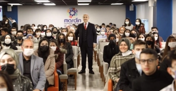 Valisi Demirtaş, Gen&ccedil;lerle Bir Araya Geldi