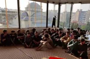 Van’da bir otelde 16 düzensiz göçmen yakalandı