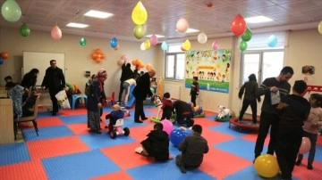 Van'da depremzede çocuklar için oyun parkı kuruldu
