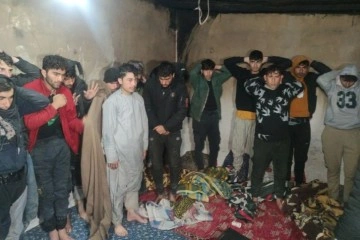 Van'da tandır evinde 20 d&uuml;zensiz g&ouml;&ccedil;men yakalandı