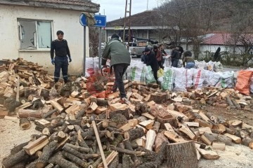 Vatandaşlar deprem bölgesine odun göndermek için seferber oldu