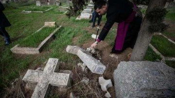 Yahudi yerleşimciler Kudüs&rsquo;te Hristiyan mezarlığını tahrip etti
