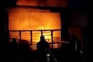 Yalova’da sanayi sitesindeki depo yangını korkuttu
