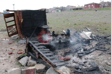 Yangın &ccedil;ıkan g&uuml;vercin kul&uuml;besi k&uuml;le d&ouml;nd&uuml;