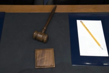 Yargıtay'dan hakimlere: 'Kendinizi bilirkişi yerine koyamazsınız'