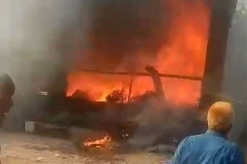 Yemek yaparken evin alt katını yaktı