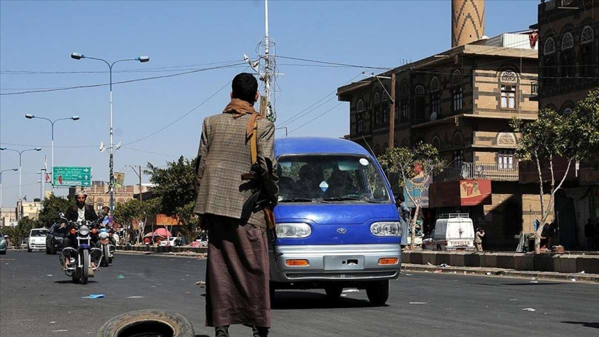 Yemen'deki Husilerin sözde hükümetinden bir bakanın BAE'ye sığındığı öne sürüldü
