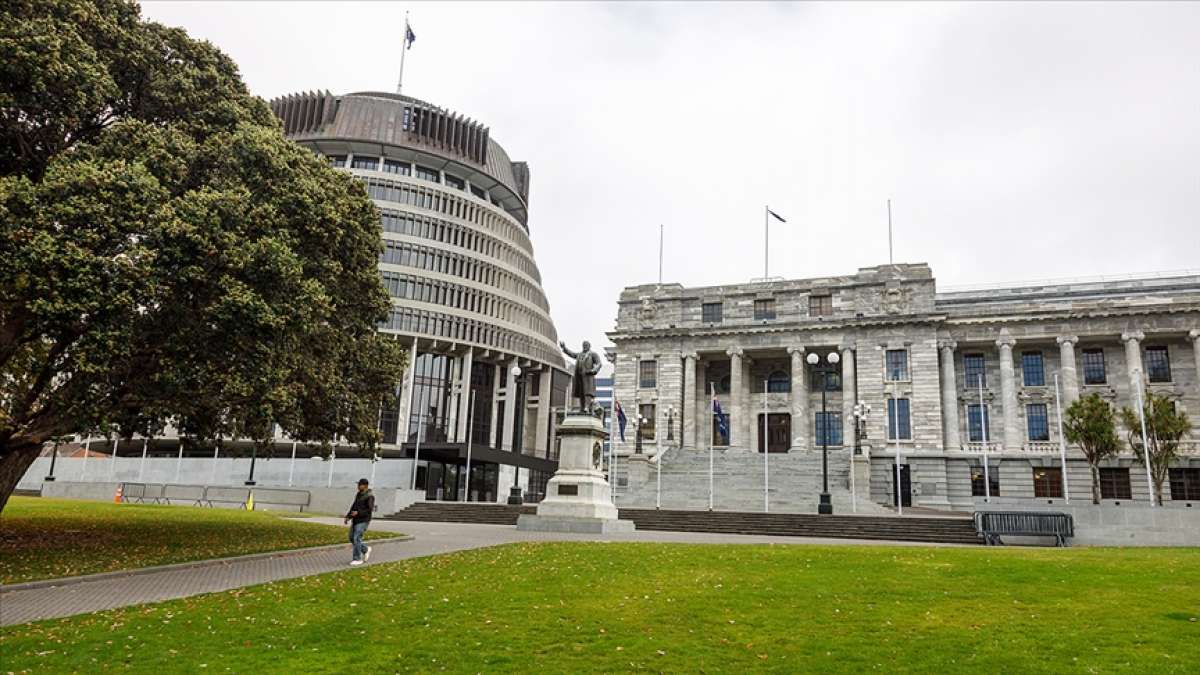 Yeni Zelanda'daki Kovid-19 yasakları uzatıldı