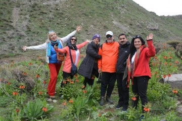 Yerli turistler Kato Dağı'nda