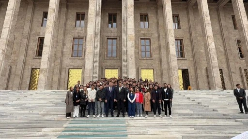 Yılmaz, gençleri başkentte karşıladı