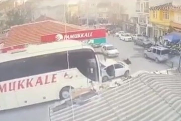 Yolcu otobüsü dar sokaklarda dehşet saçtı: O anlar kamerada