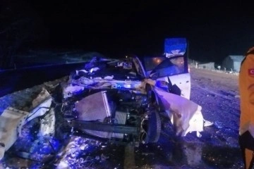 Yozgat’ta otomobil ile çekici çarpıştı: 3 ölü, 2 yaralı