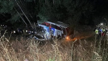 Yozgat'ta şarampole düşen yolcu otobüsündeki 11 kişi öldü, 20 kişi yaralandı