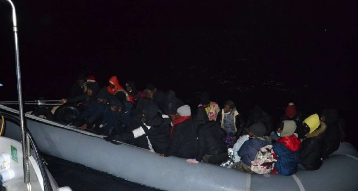 Yunan unsurlarınca geri itilen 29 düzensiz göçmen kurtarıldı