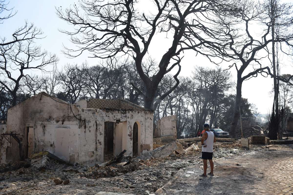 Yunanistan'da orman yangınlarıyla mücadele sürüyor