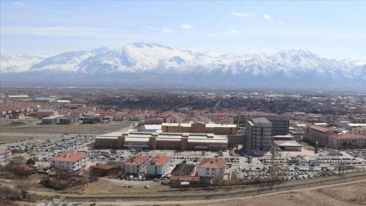 Yüzlerce kişinin hayatını kaybettiği Erzincan depremi unutulmuyor