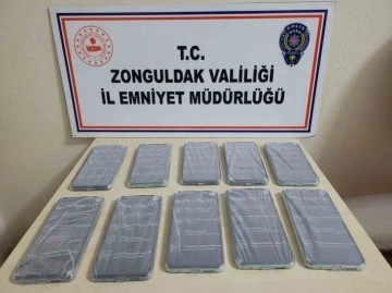 Zonguldak’ta gümrük kaçağı cep telefonları ele geçirildi